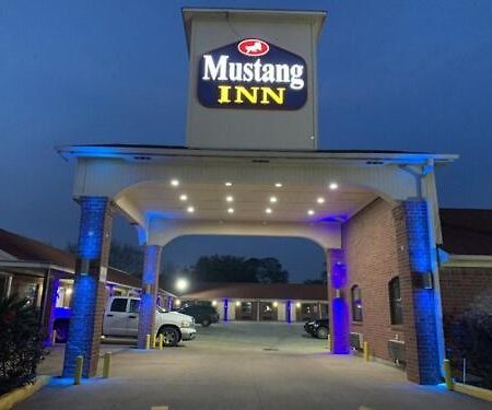 Mustang Inn Houston Exterior photo